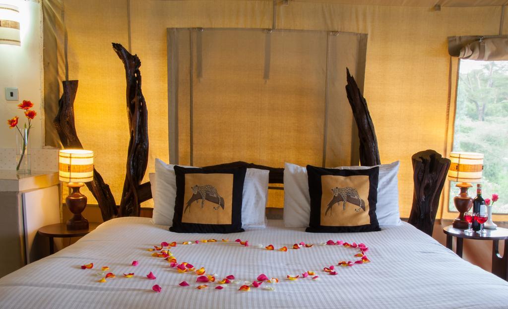Crater Lake Tented Camp And Game Sanctuary Naivasha Extérieur photo